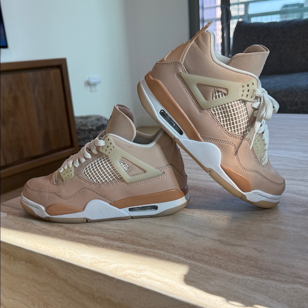 Air Jordan 4 Retro size 7.5